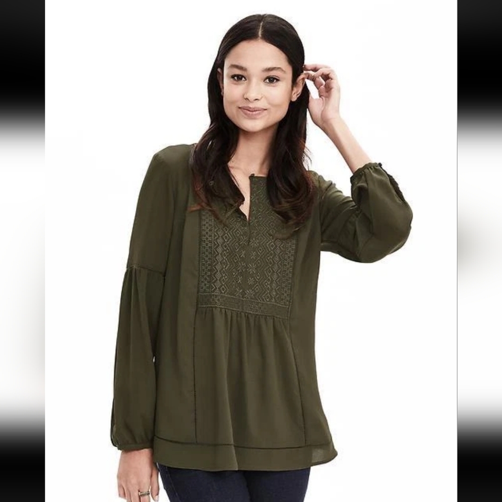 BANANA REPUBLIC | Women's Army Green Long Sleeved Embroidered Blouse